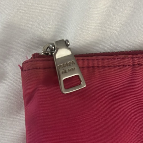 PRADA Ultra rare, limited edition magenta, teddy bear with sunglasses pouch! - Picture 3 of 6